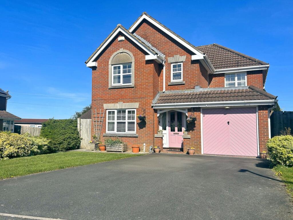 Main image of property: Spencers Court, Alveston, BS35