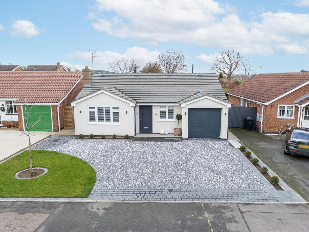 3-bed bungalow on Rainsborough Gardens, Market Harborough, £550,000
