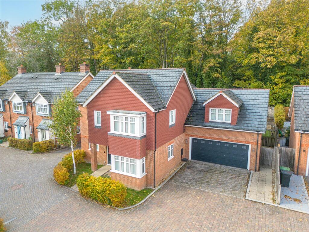 Paddock End, Woolton Hill, Newbury, Hampshire, RG20 photo 3