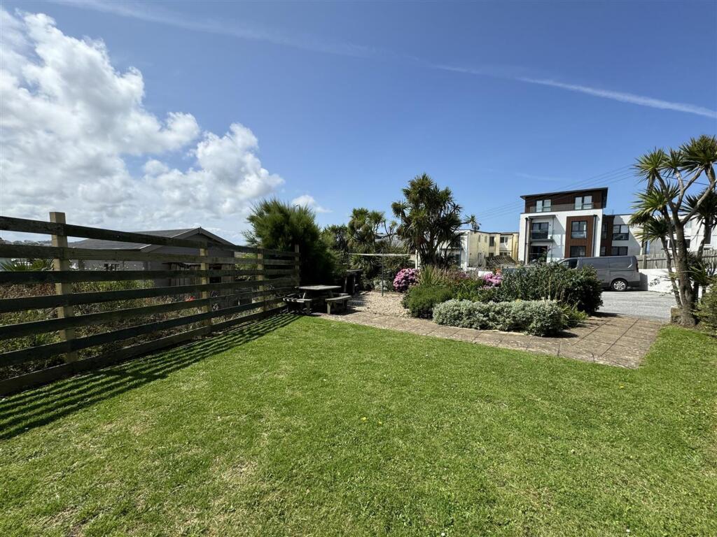 Apartment in Truro - View 5