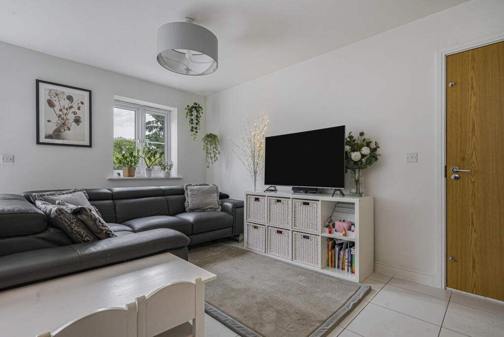 House in Tonbridge - More