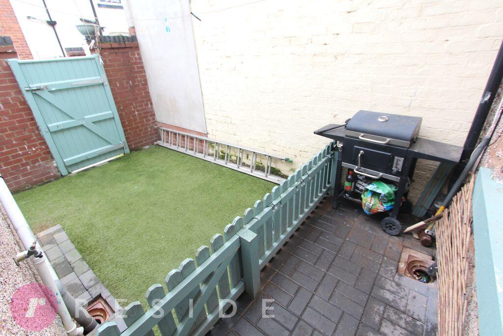 House in Rochdale, Bottom o' th' Brow - View 4