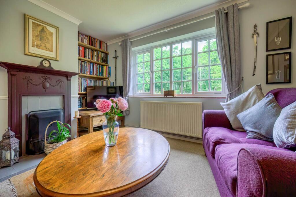 House in South Oxfordshire, Rotherfield Peppard - More