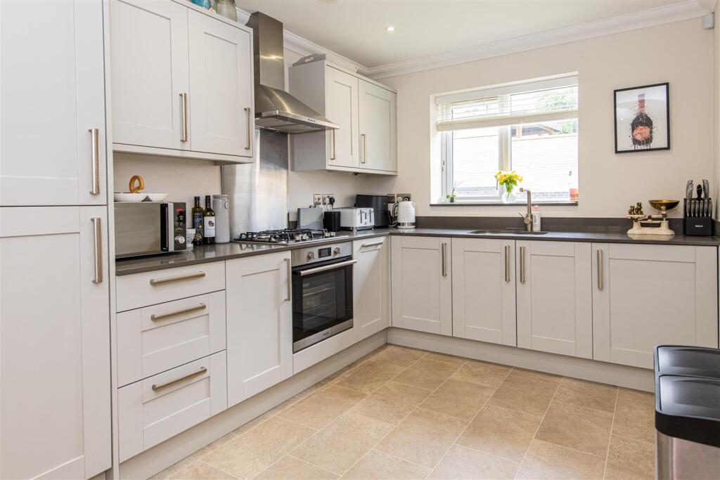 House in Kettering, Brambleside - View 2