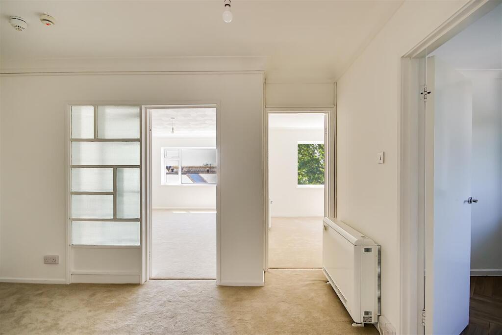 Wallace Court, West Worthing, BN11 - More