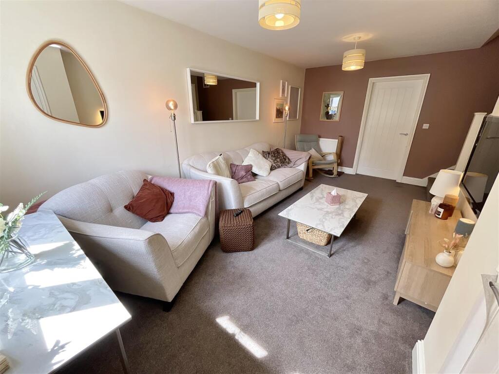 Manor Court, Barlby photo 2