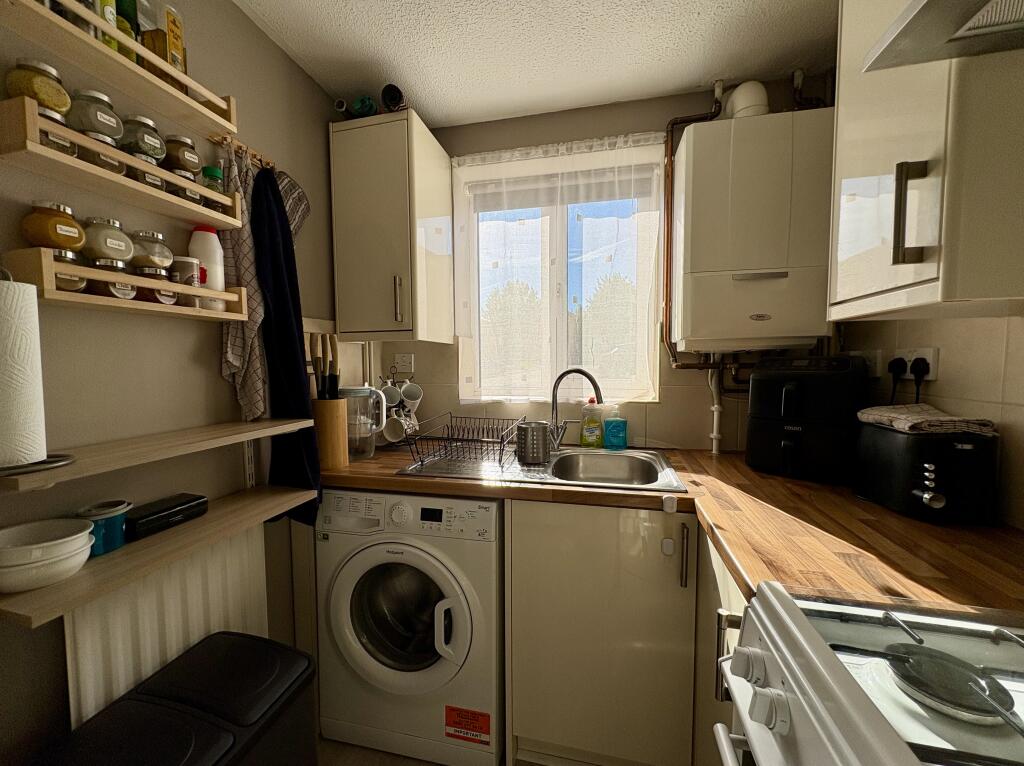 Marseilles Close, Duston, Northampton photo 4