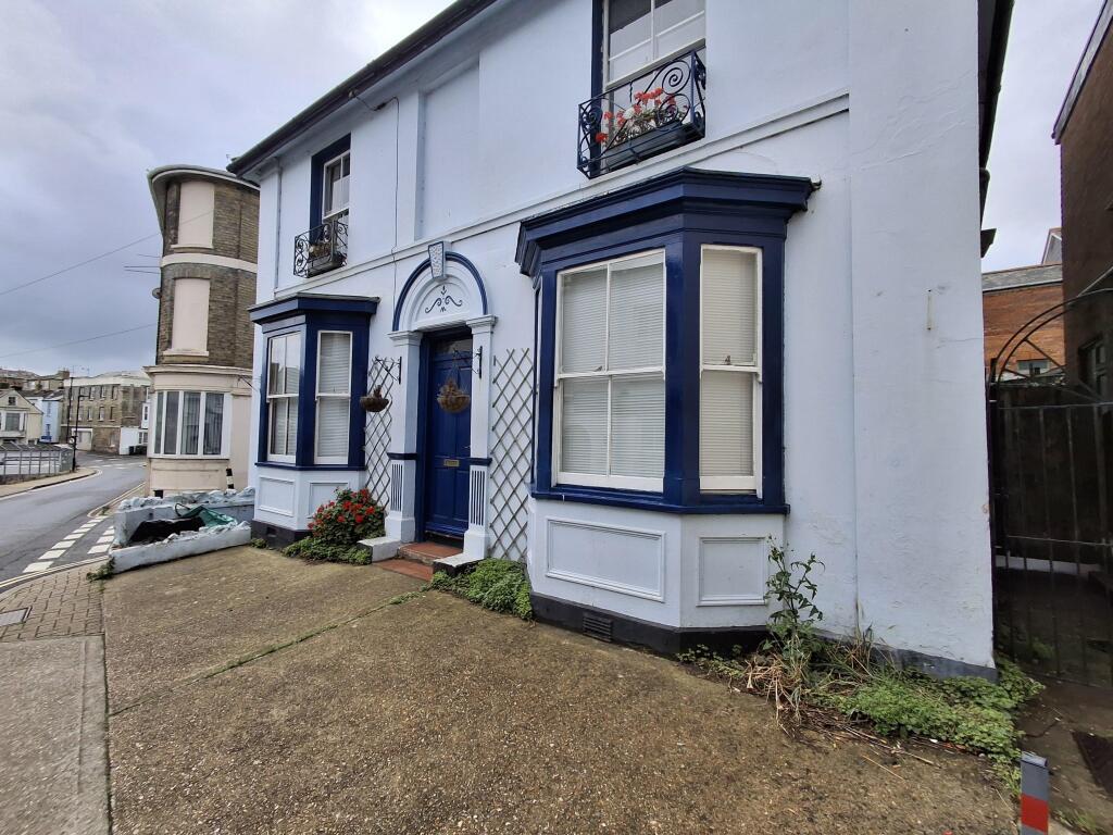 Apartment in Ryde, Pelhamfield - More