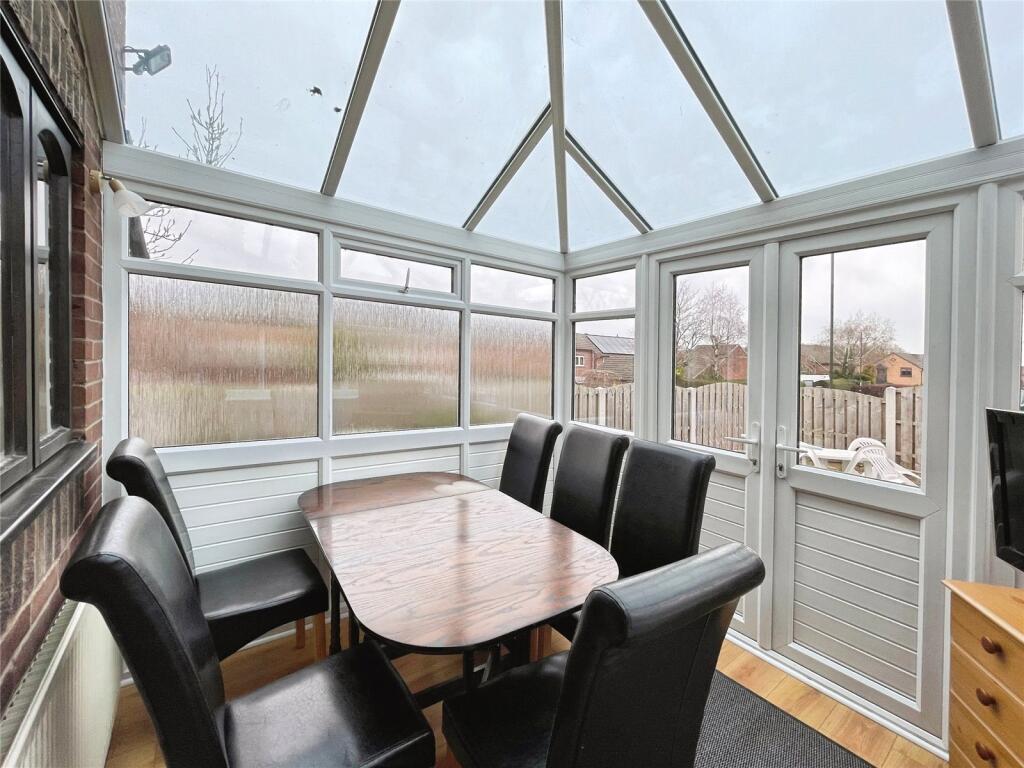 Brushfield Road, Chesterfield, Derbyshire, S40 photo 4