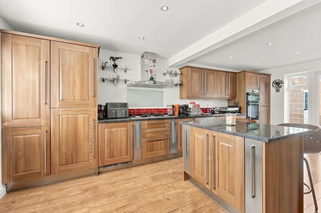 House in Romford - View 4