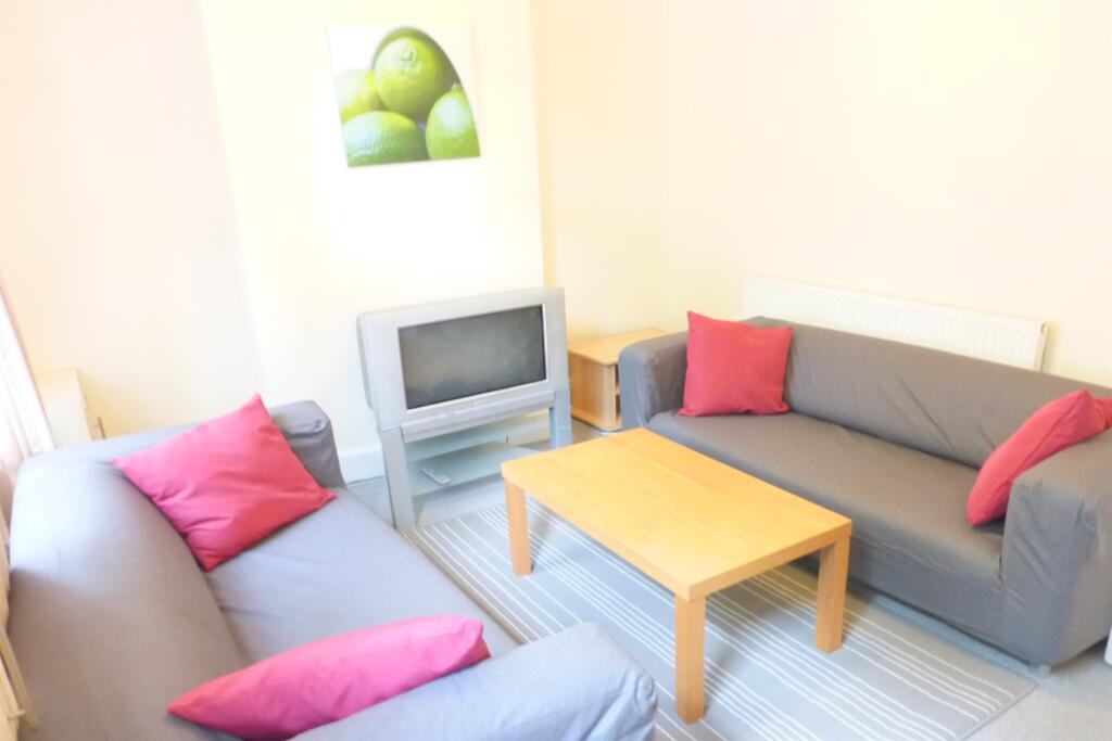 Main image of property: Hawthorne Grove, Beeston, NG9 2FG