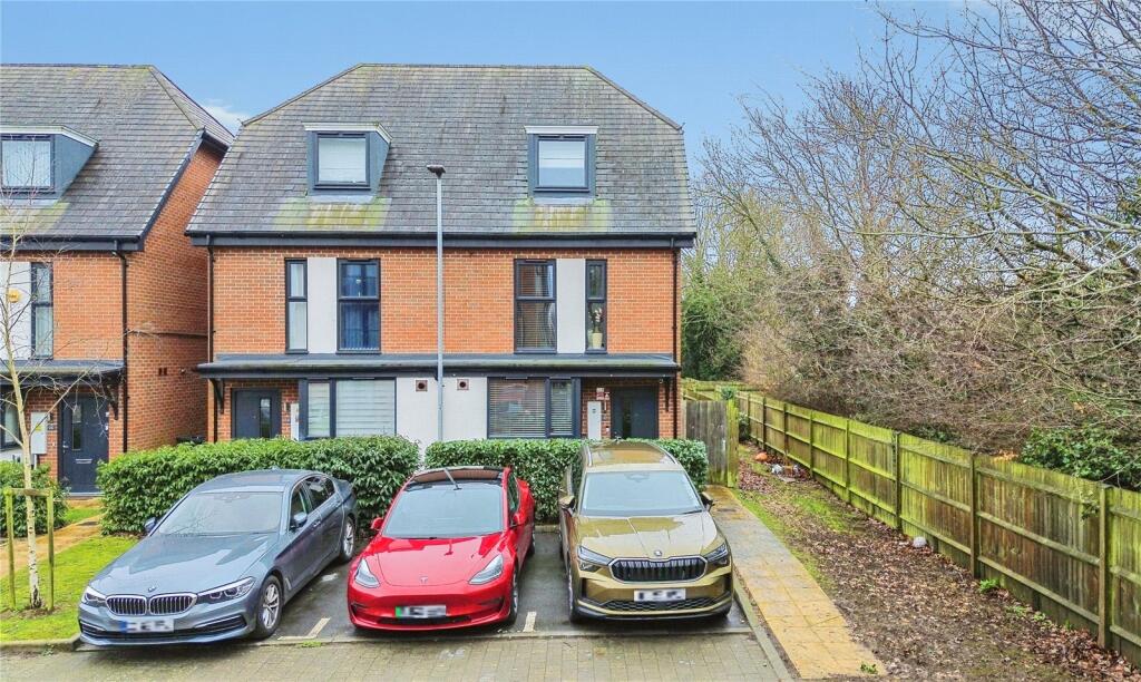 Main image of property: Presentation Way, Reading, Berkshire, RG30