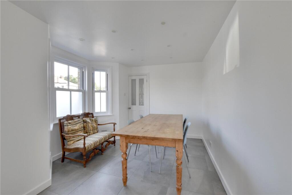 House in London, Cordwell Estate, Hither Green - More