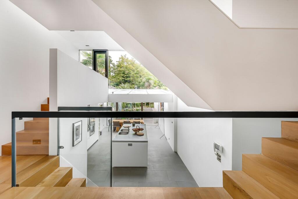 House in Richmond, Petersham - View 3