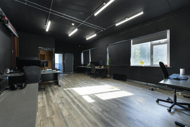 Photo 11