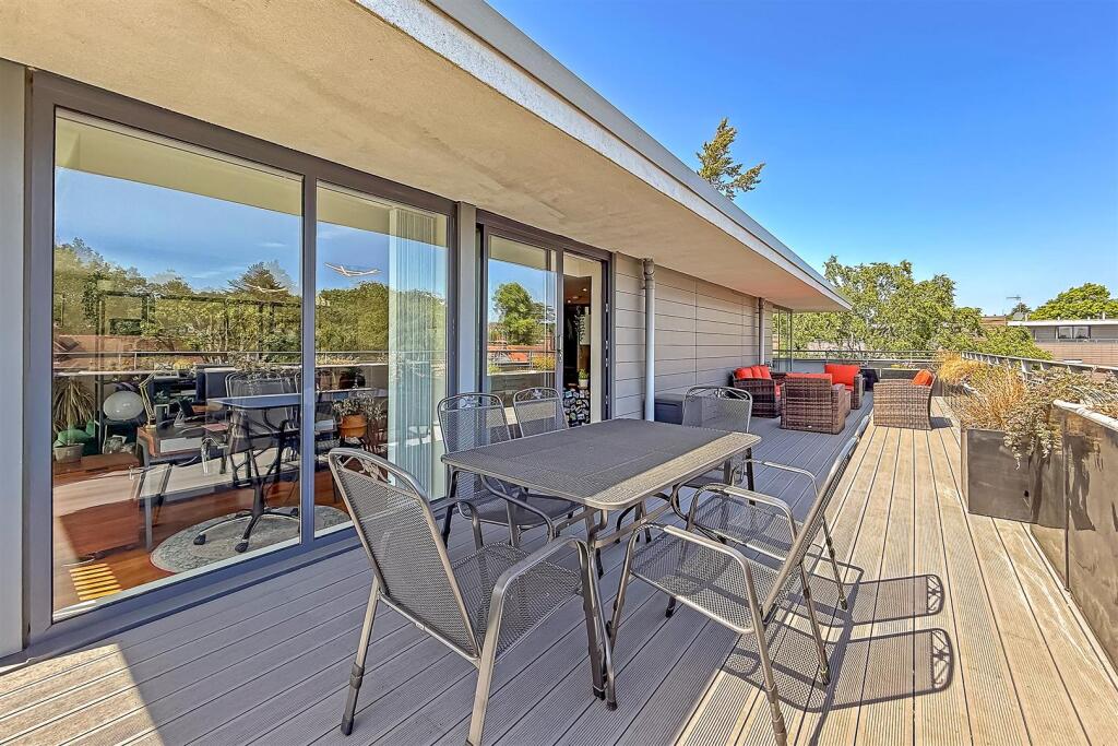 Main image of property: Hatfield Road, St. Albans