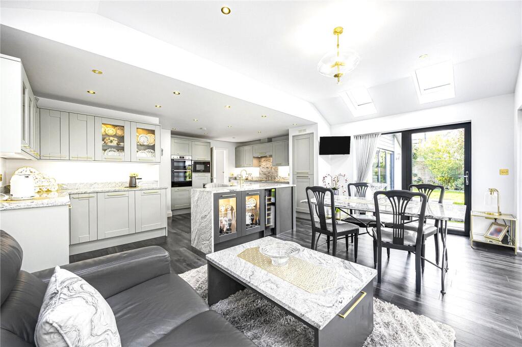 Main image of property: Gillotts Close, RG9 1PY