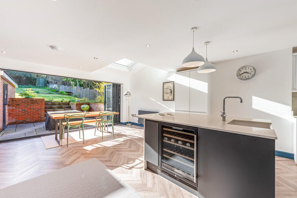 House in Guildford - View 4