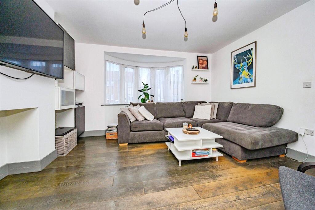 House in Dunstable, Central Bedfordshire - View 4