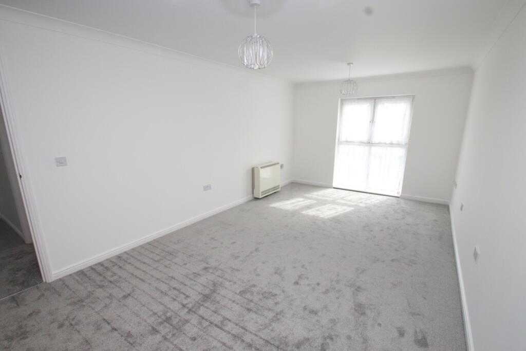 Apartment in Orpington, Broom Hill, Goddington - View 2