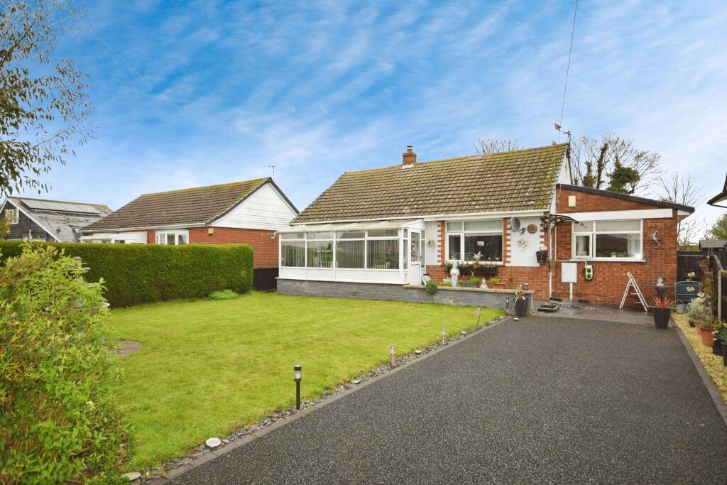 2-bed bungalow on Landseer Avenue, Chapel St Leonards, PE24, £225,000