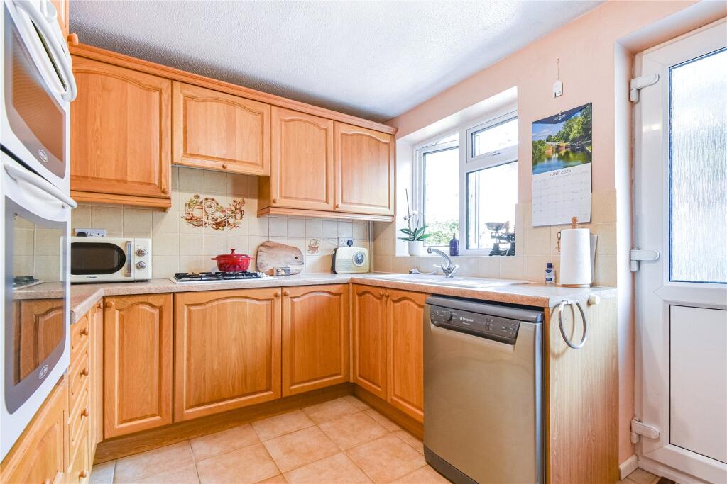 Addington Close, Devizes, Wiltshire, SN10 photo 5