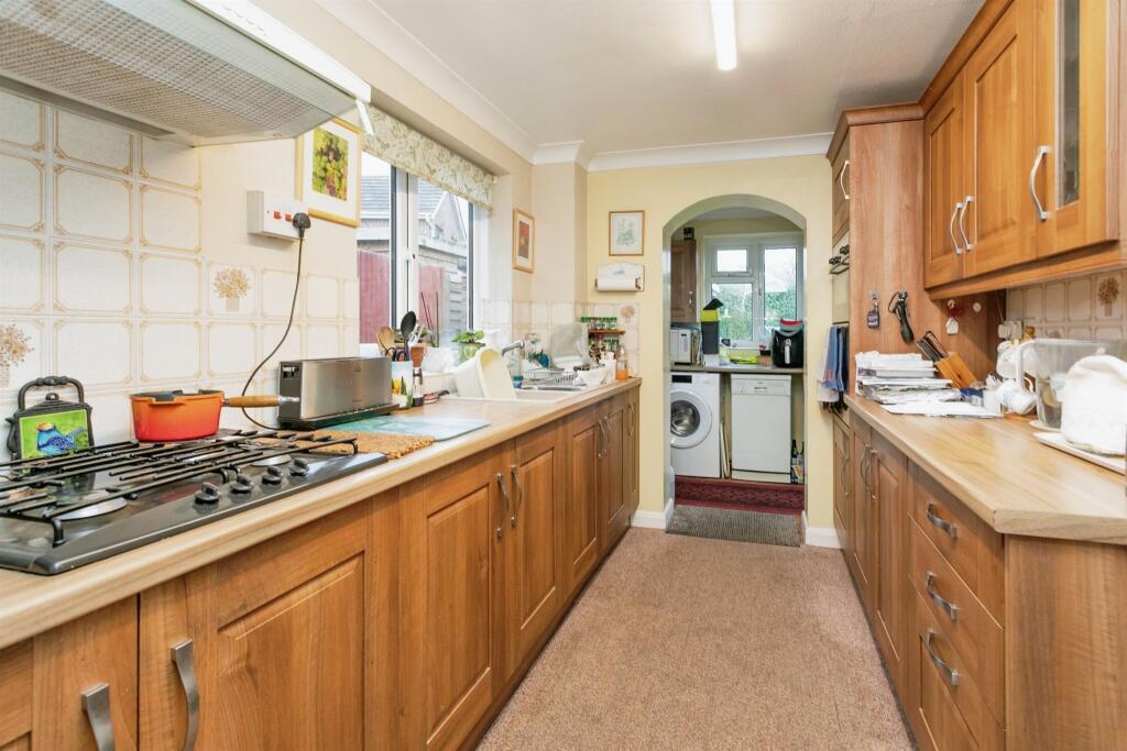 Keynes Close, Newport Pagnell photo 2