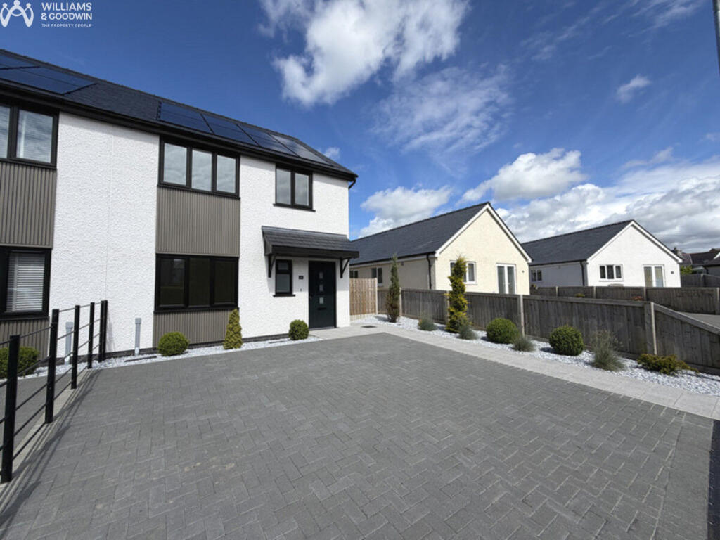 3-bed semi-detached on Bro Eglwys, Caernarfon, LL55, £295,000