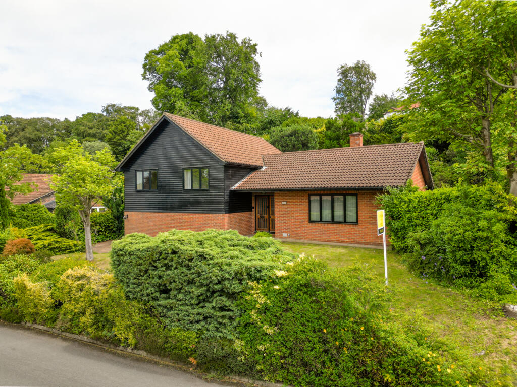 Main image of property: Beechwood Park, Felden, Hemel Hempstead