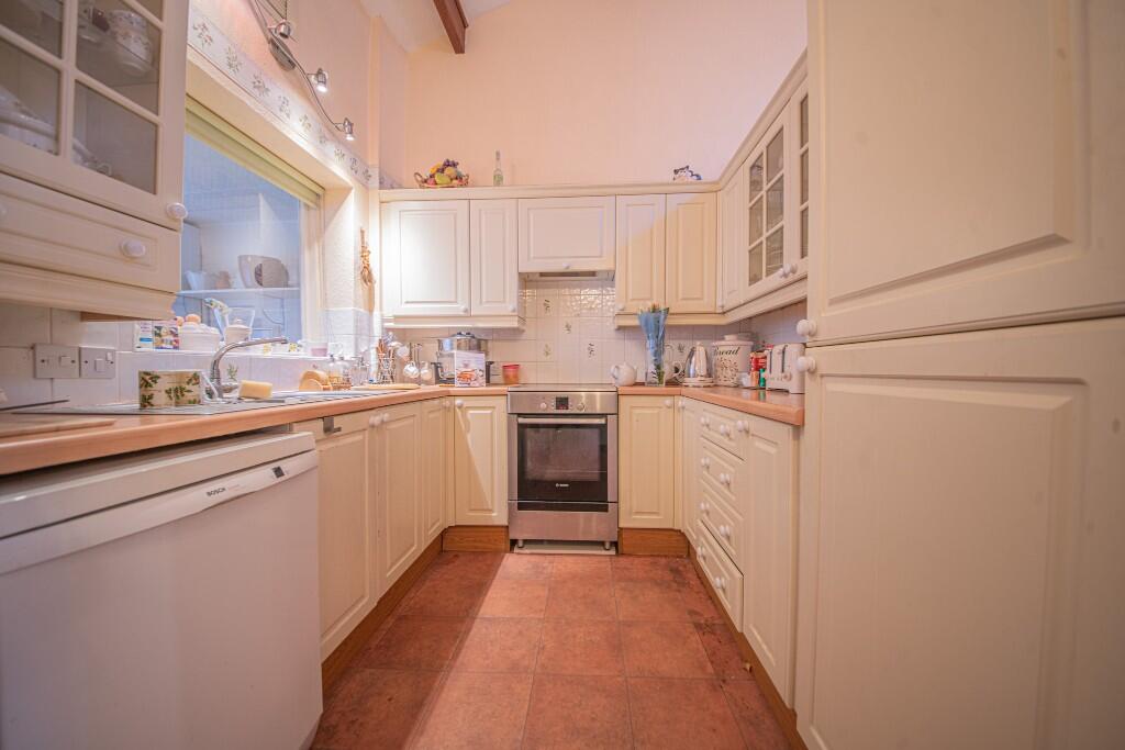 Lewes Close, Boyatt Wood, Eastleigh, SO50 photo 4