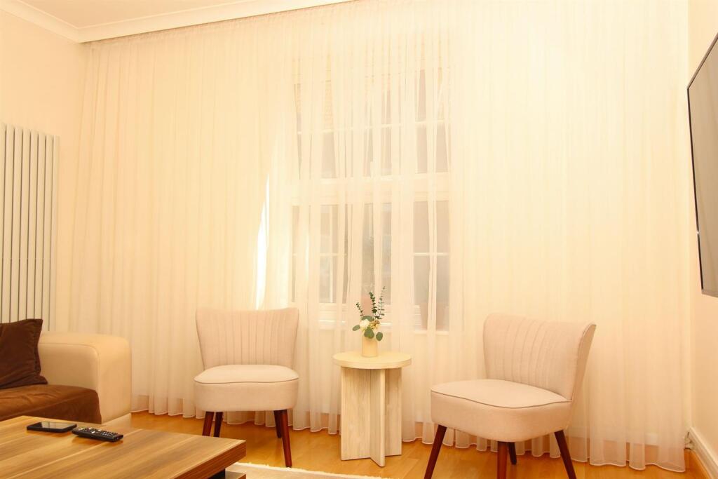 Apartment in London - More