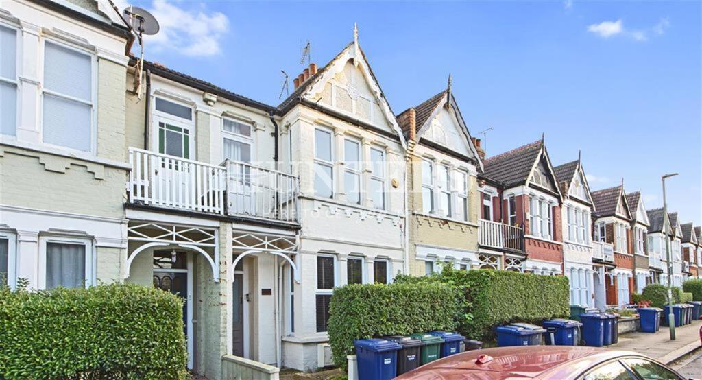 Main image of property: Squires Lane, Finchley, N3
