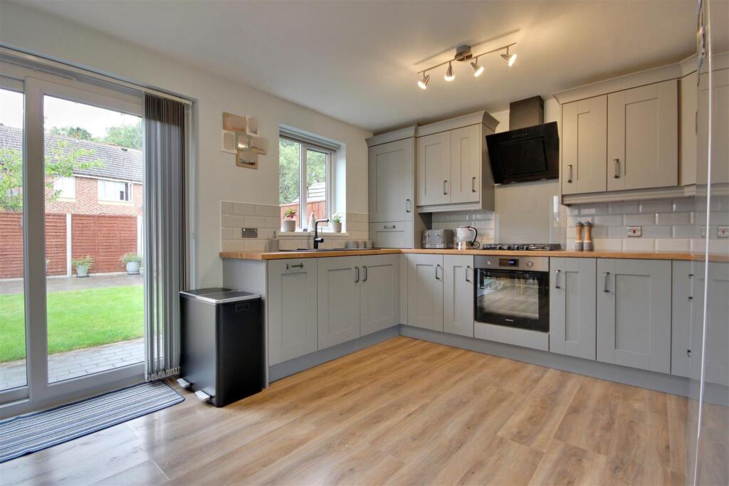 House in Hull - View 5