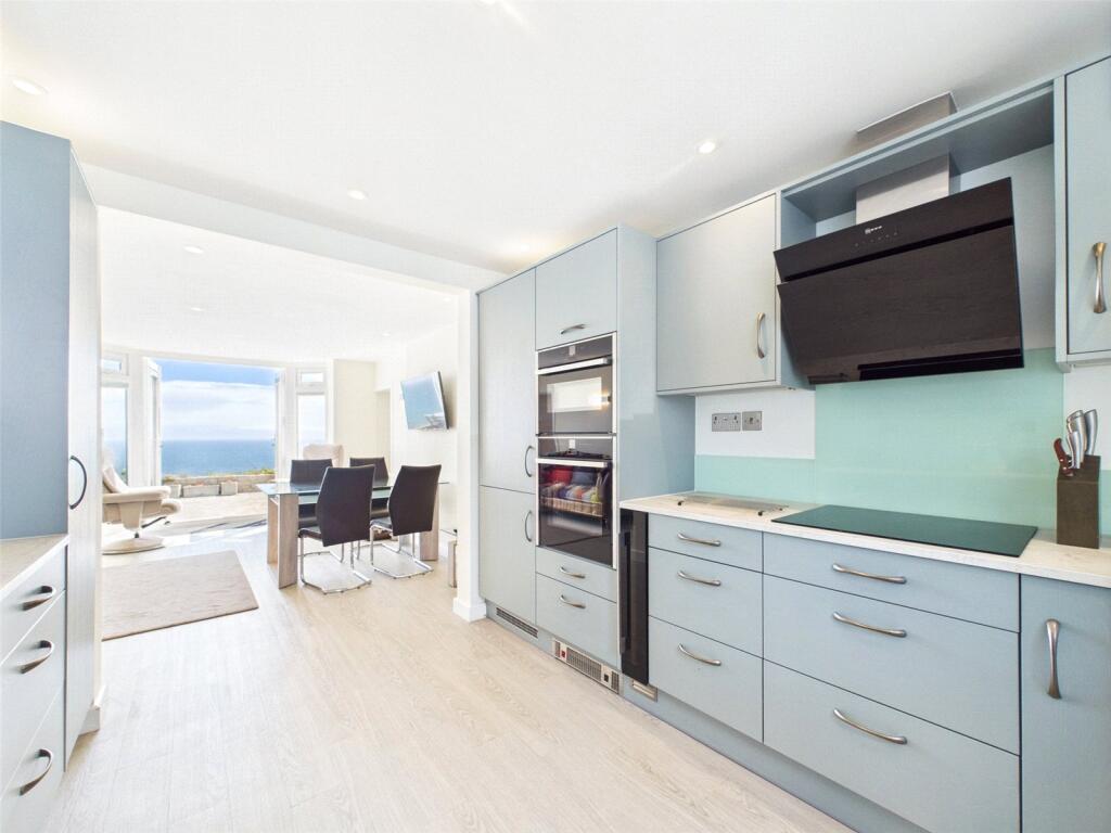 Apartment in Christchurch, Southbourne, Bournemouth - View 3