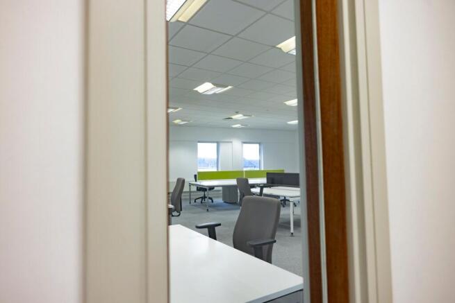 Office (33) 1600sqft