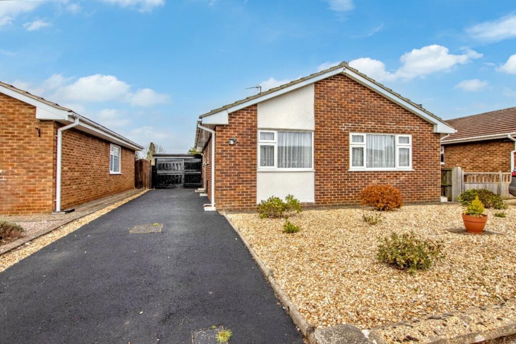 2-bed bungalow on West Hall Road, Dersingham, King's Lynn, Norfolk, PE31, £230,000