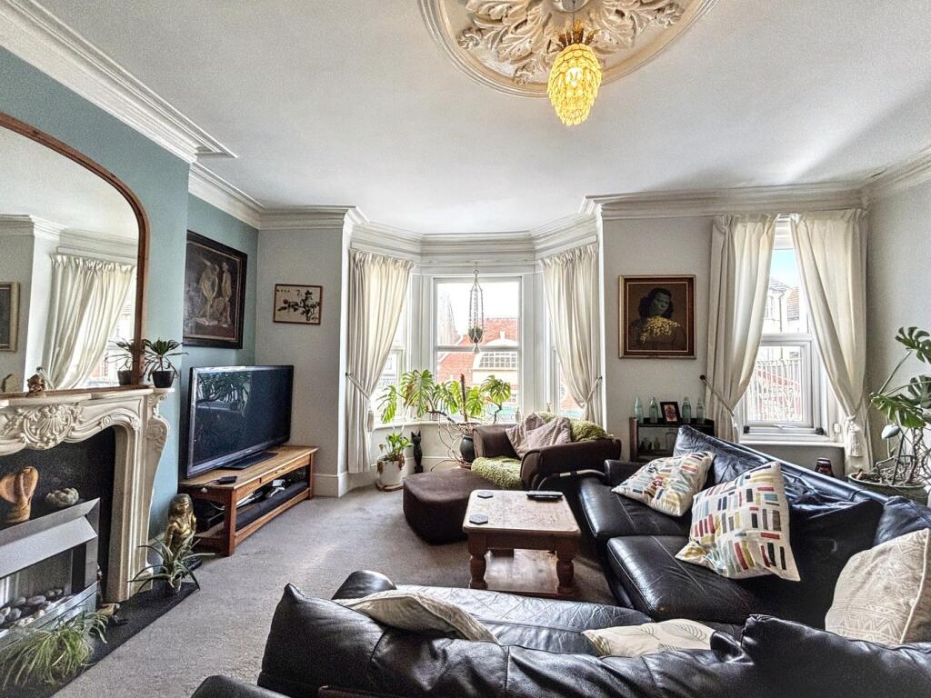 House in Rother, Central, Bexhill-on-Sea - View 3