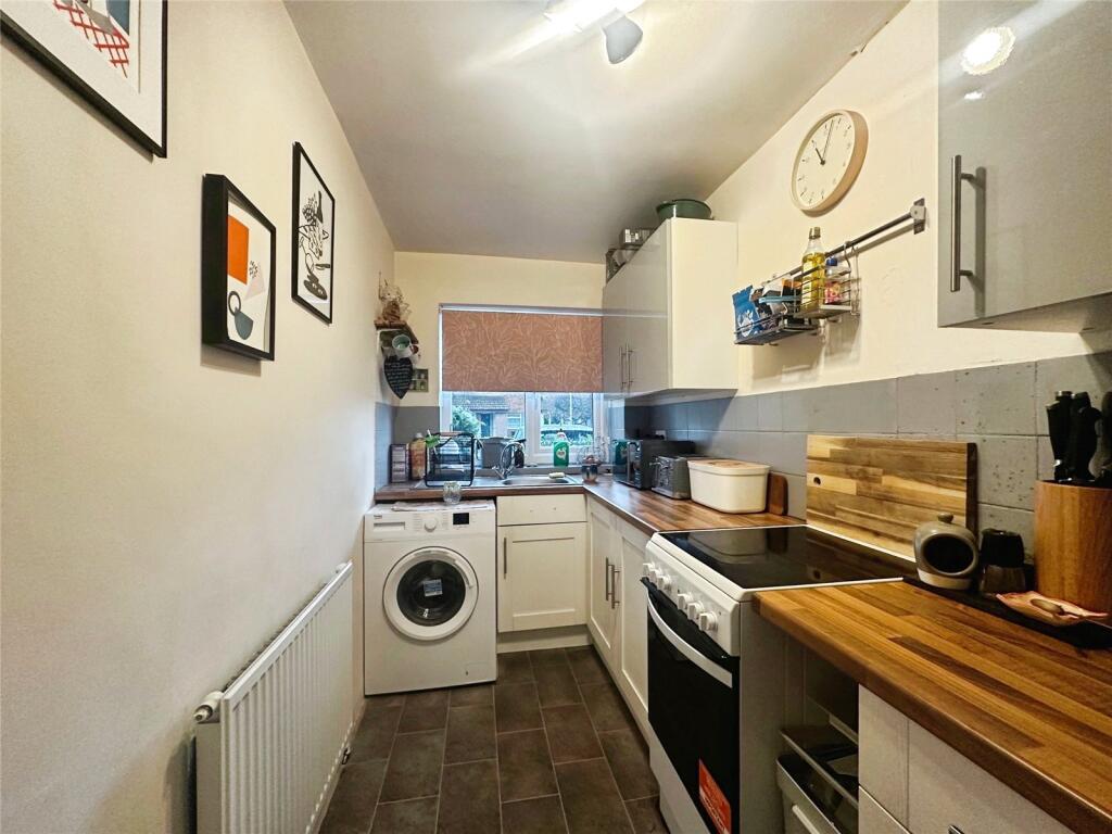 Shackleton Way, Woodley, Reading photo 3