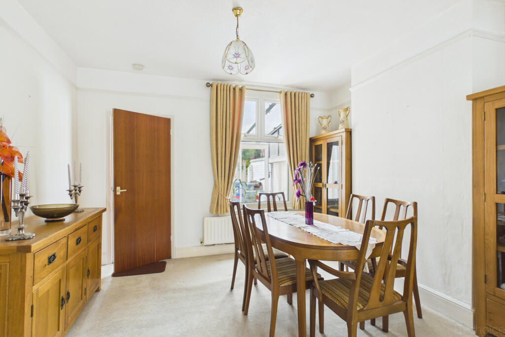 House in West Suffolk, Priors Estate, Bury St Edmunds - View 6