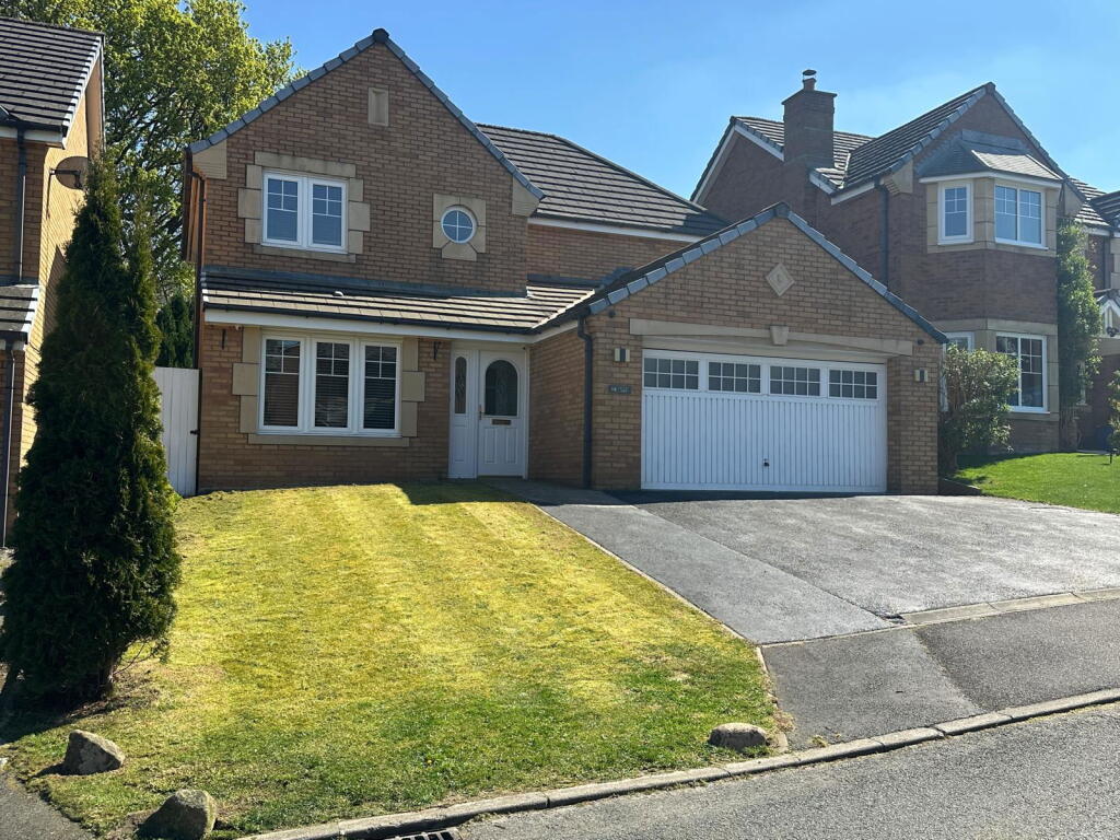 Main image of property: Kestrel View, Simmondley, Glossop, SK13 6QE