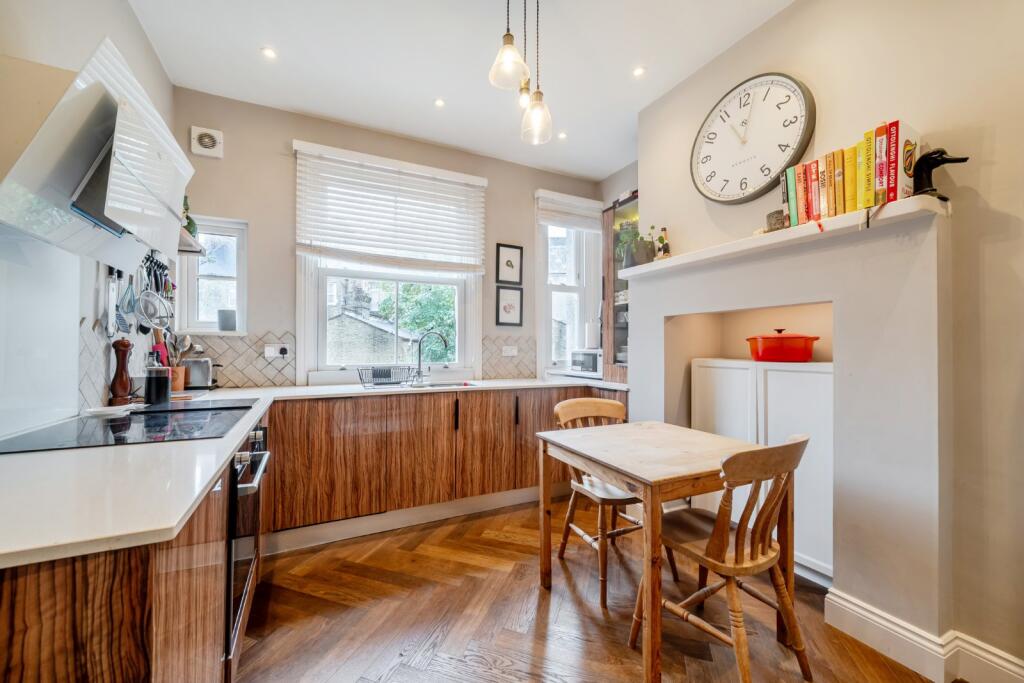 Apartment in London - View 3