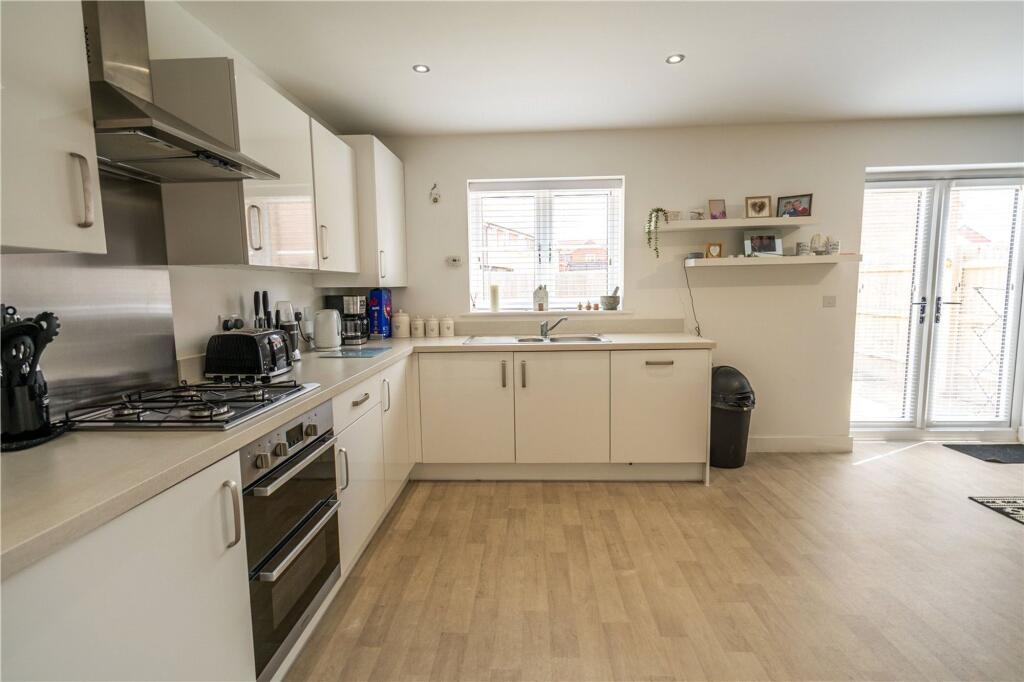 Ryedale Way, Scartho Top, DN33 photo 3