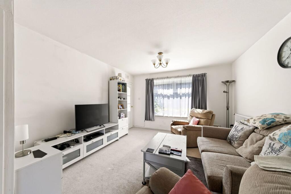 House in Falkirk, Callendar Park, Woodlands - View 4