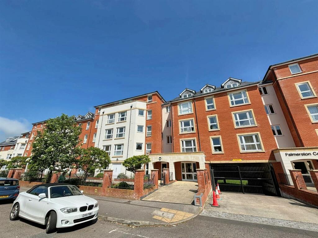 1-bed house on Jevington Gardens, Eastbourne, £174,950