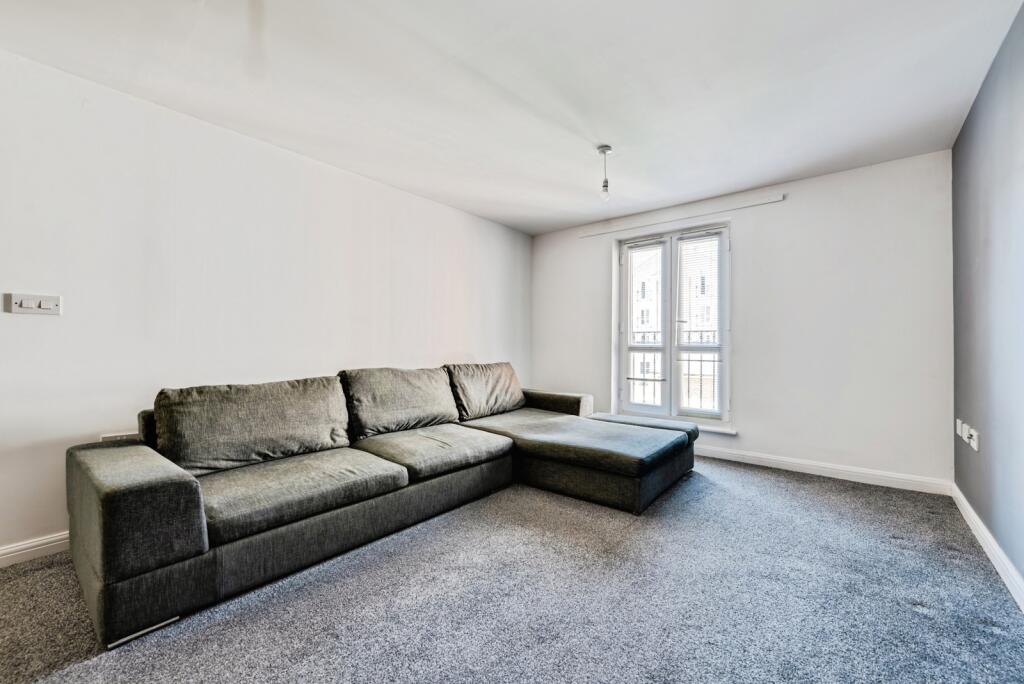 Brunel Crescent, Swindon, Wiltshire, SN2 photo 4