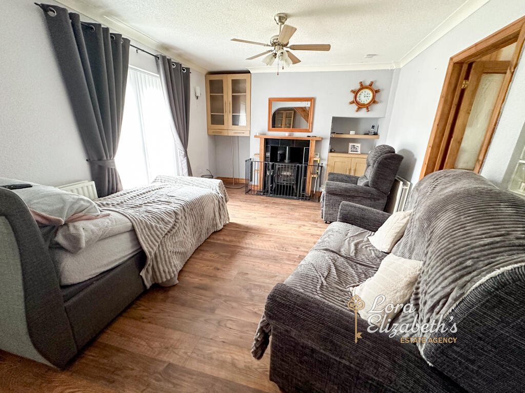 House in Ashfield, Sutton in Ashfield, Nottinghamshire - View 5