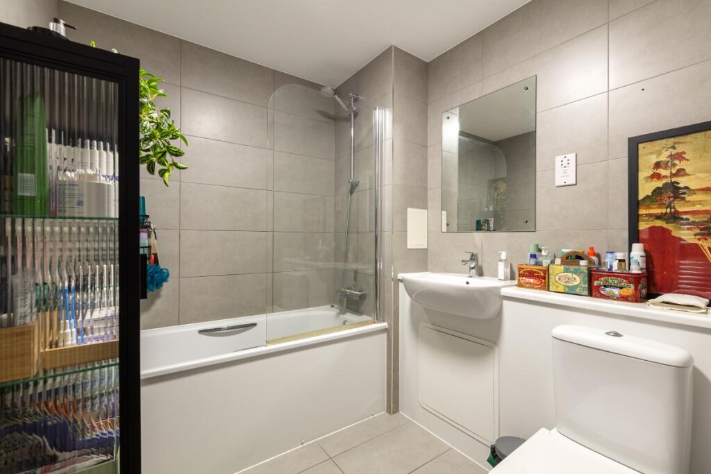 Apartment in London - More