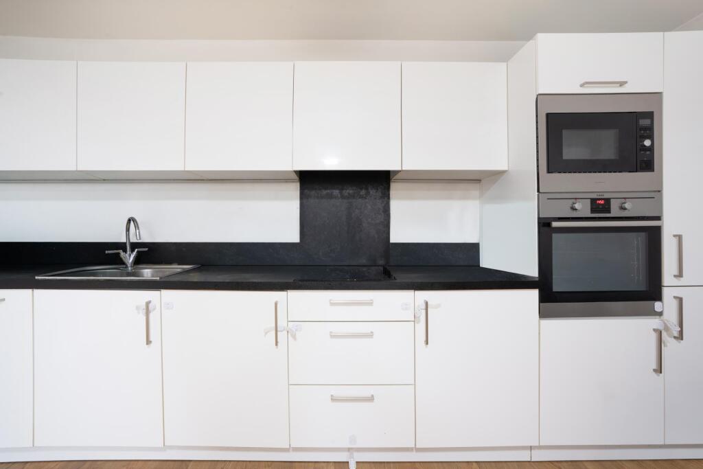 Kingfisher Heights, 2 Bramwell Way, E16 photo 4