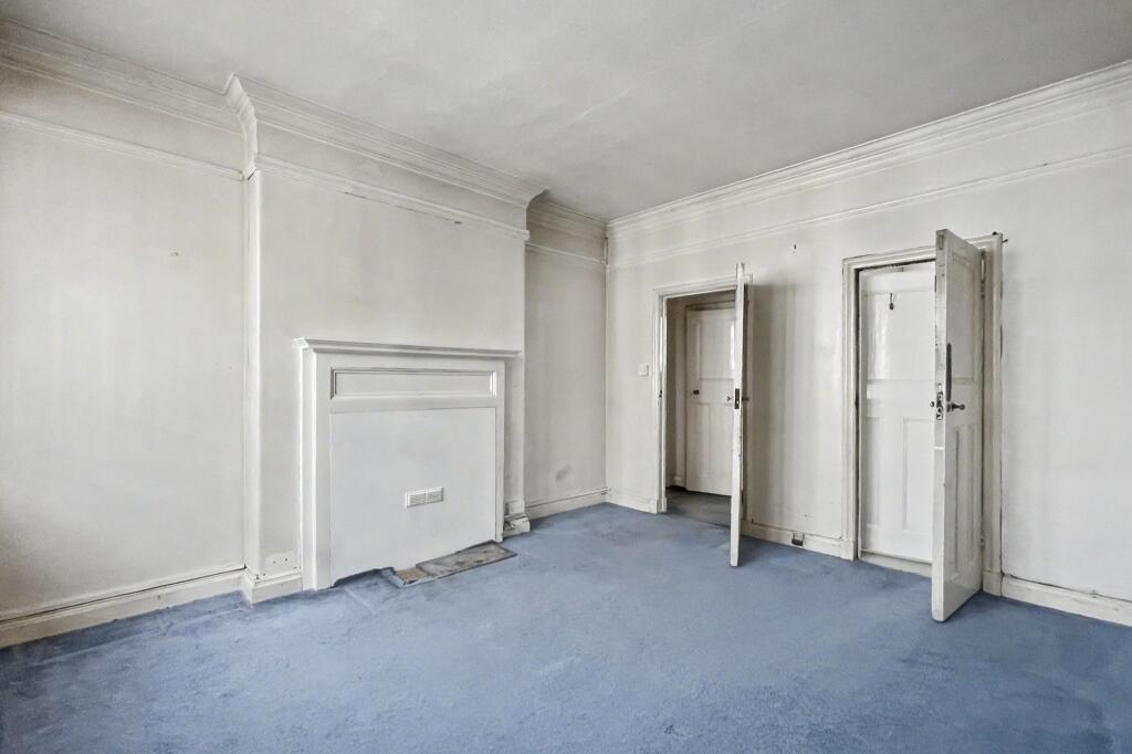 Apartment in London - More