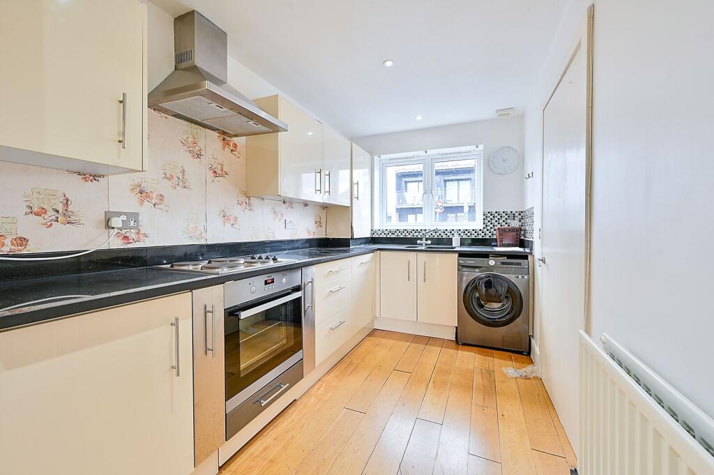 House in New Malden, West Barnes - View 4